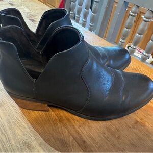 b.o.c. Black Ankle Boots with Tan Heel